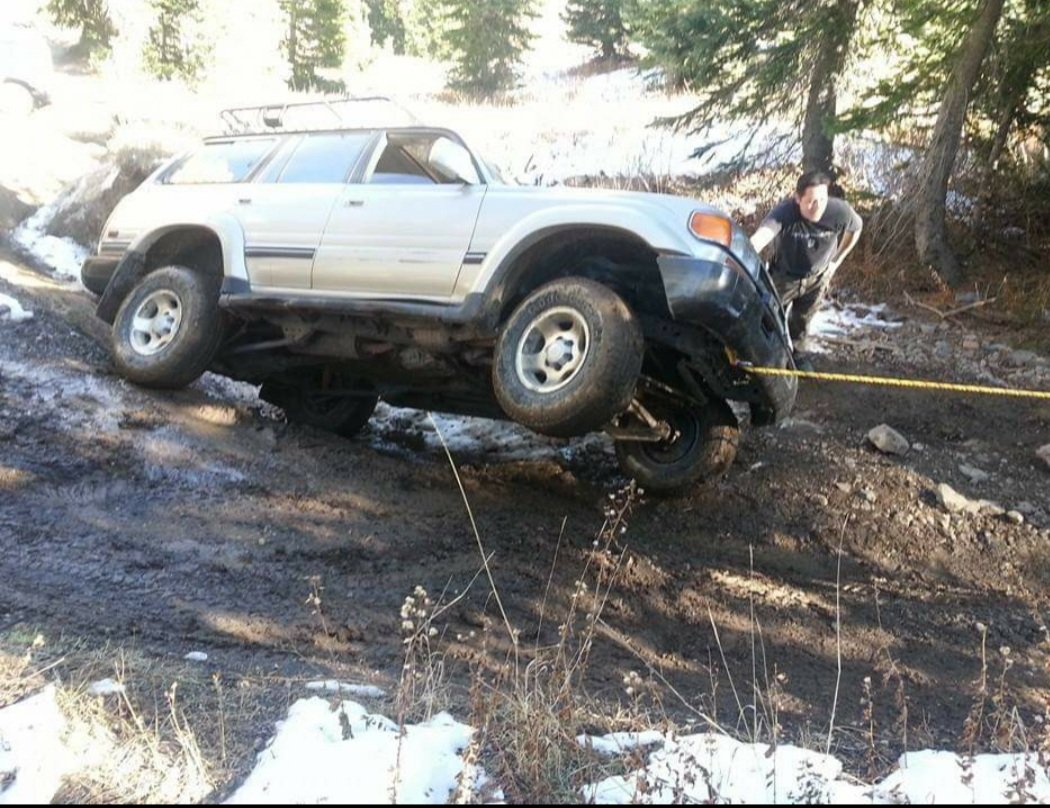 Hysteri38426325's tweet photo. This is what you have to deal with when a Toyota joins your Jeep ride!!! #Itsallingoodfun https://t.co/78V79vzBFQ