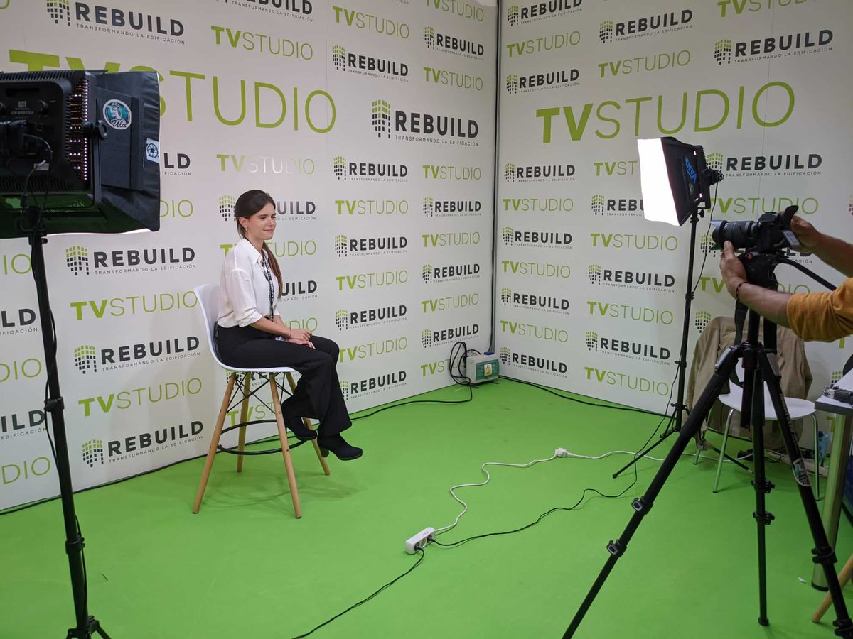 ADSK_Construct's tweet image. Our very own María Sedó is sharing all about the role technology plays in #construction and tips for successful adoption at #REBUILD2022🚀

#ACCInTheField