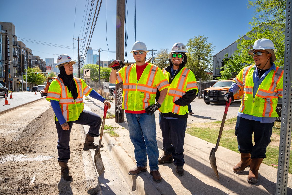 emhuntersmith's tweet photo. ICYMI: #FreshElmo is coming to the W 5th St. bus-bike lane courtesy of @caitwdalton & @nadiamobee! 🚍💯
I love these pics my colleague grabbed of #ATXPublicWorks crews prepping the lane with a mill & overlay earlier this month: https://t.co/IShZsvTHEE https://t.co/oj4dgMtGoA