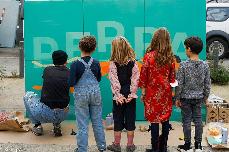 canbaste's tweet photo. 🎉Dissabte 30 d’abril a la plaça de Can Basté!
🎨 A partir de les 11 h EXHIBICIÓ D'ART MURAL amb Núria Toll de "Parets amb Ànima" #GrupATRA
🎤 I a les 12 h CONCERT FAMILIAR de la Lucía Barea
🥳 Us esperem!
#paretsalbarri #dones #graffiti #inclusiósocial #concertfamiliar https://t.co/2OdqKhElES