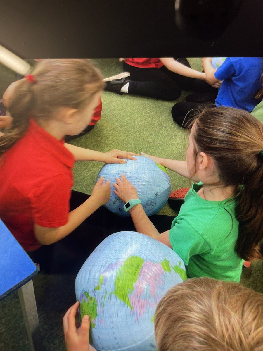 year2MissH's tweet photo. A great start to the new term! Year 2 have been working hard! We really enjoyed using the inflatable globes to help us label the 5 main oceans, as well as Africa on a world map 🌊 🌍🗺 @RaglanVC https://t.co/WNeJVBqHbg