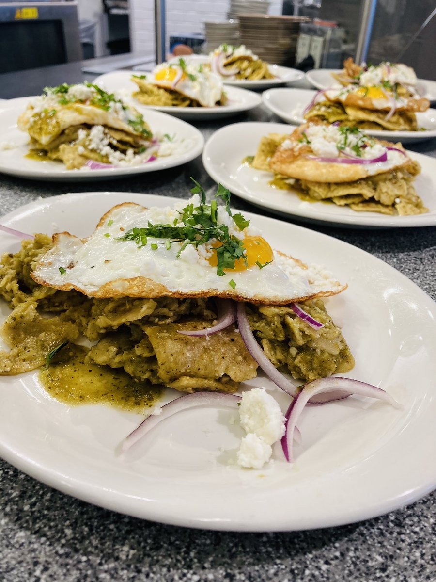 Hi, Twitter fam come down to the commons and grab some chilaquiles with a perfect local fried egg from Glaum Ranch on top @TwitterREW