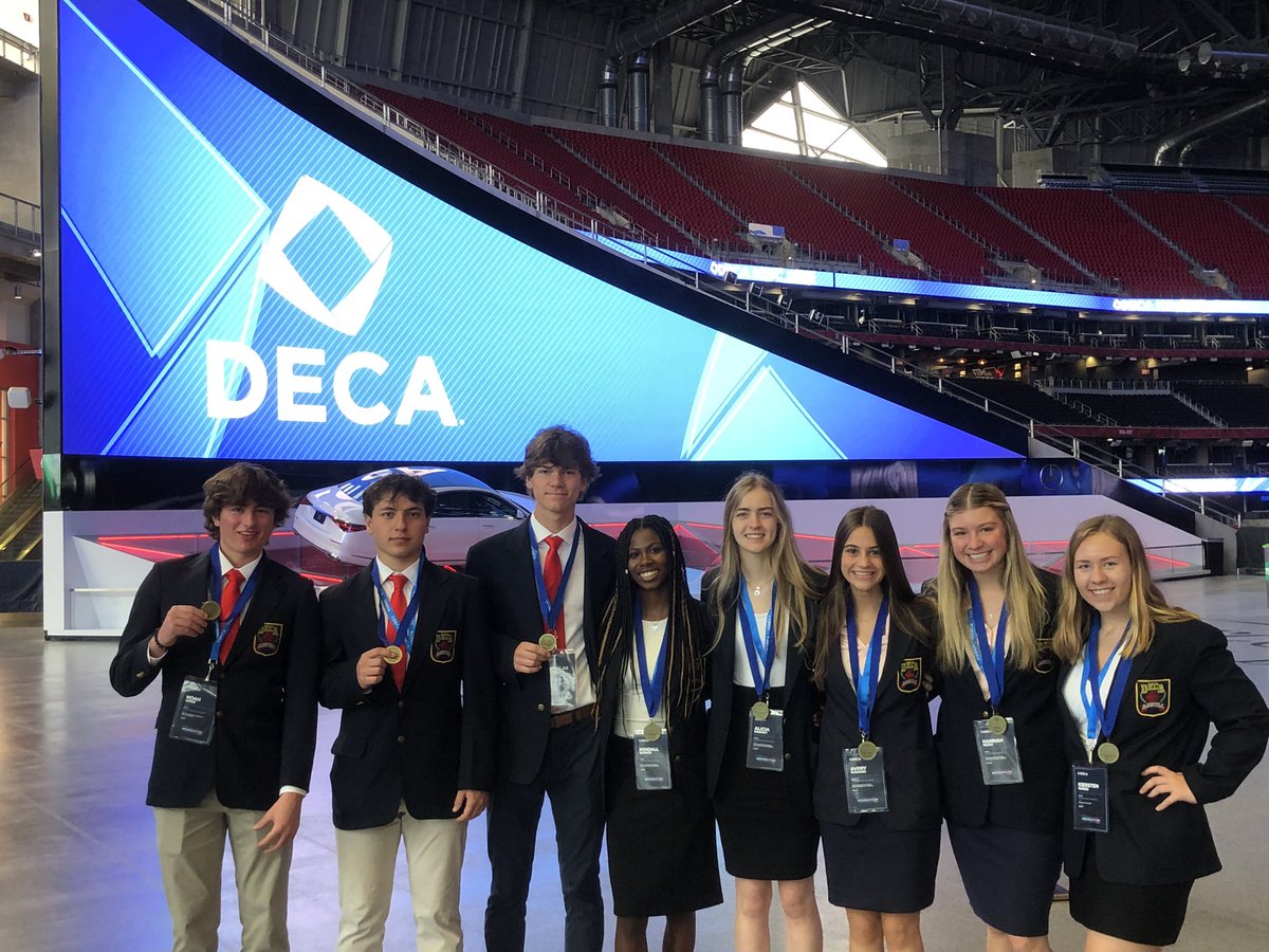 Kit_Lynch's tweet photo. Boom! Congrats to the 8 #GLHS DECA students who advanced to National Finals! #DECAICDC https://t.co/VUcKi8N04I