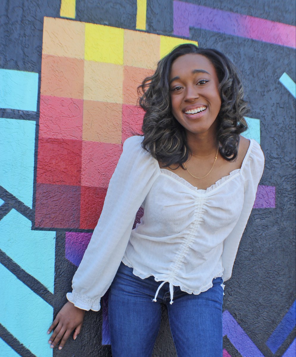 Senior Spotlight: Janae Green will be attending Hardin Simmons University to cheer and will be majoring in Nursing and minoring in Forensics. <a href="/Janae19232179/">Janae Green</a> <a href="/svaleseniors/">sunnyvale seniors !</a> <a href="/Sunnyvale_HS/">Sunnyvale High School</a> <a href="/SunnyvaleISD/">Sunnyvale ISD</a> <a href="/HSUTX/">Hardin-Simmons University</a> #senior2022 #vale2022 #HSUlife