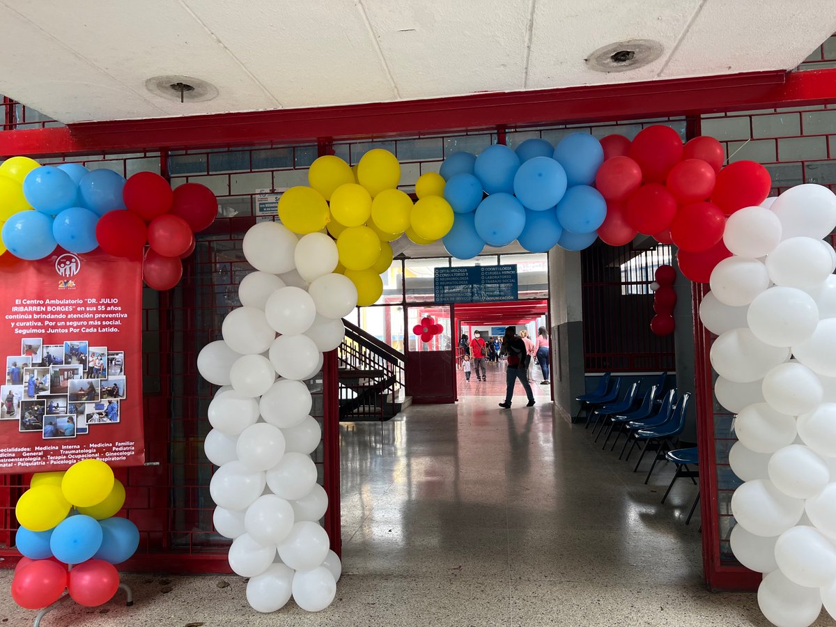 IVSSELCUARTEL's tweet photo. #22Abril | Nuestro Centro Ambulatorio  vistió de fiesta para la Celebración de sus 55’ Aniversario, 55 años brindándole Atención digna óptima y de calidad a nuestro pueblo @NicolasMaduro @MagaGutierrezV @ivssoficial https://t.co/diBfriro59