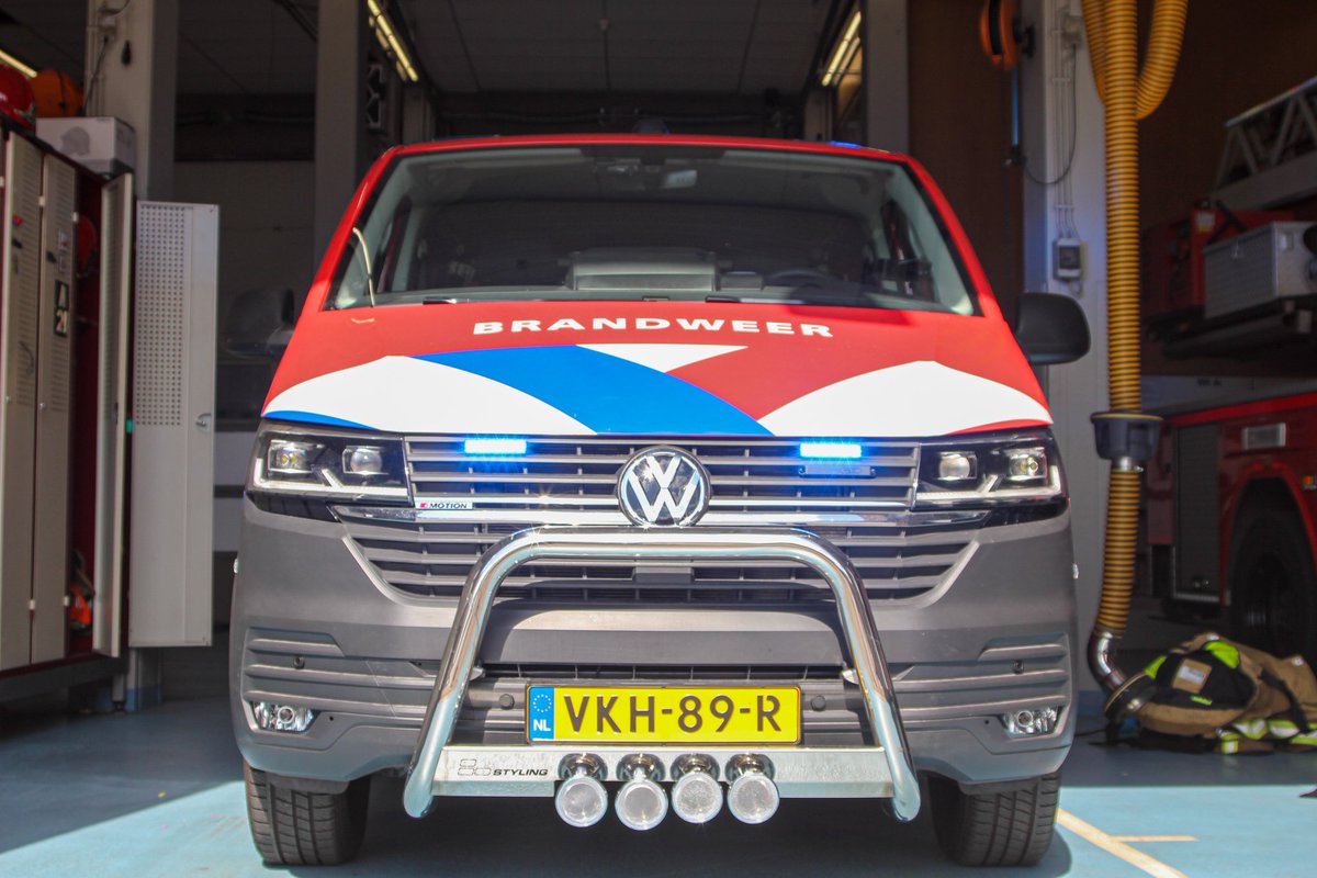 112Fotografiejp's tweet photo. Een nieuwe aanwinst voor Brandweer Amsterdam-Amstelland een gloednieuwe Officier Van Dienst Volkswagen Transporter met roepnummer 13-9091 (OVDN).
#Amsterdam #Amstelland #Brandweer #OVDN #Volkswagen #Transporter #Nieuwe
@BrandweerAA https://t.co/muFq8BWJ7e