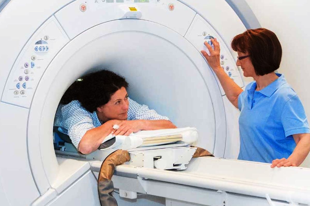 vdek_BY's tweet photo. Eine innovative Versorgungsmethode der #TK und der #BARMER hilft Frauen bei gutartigen Tumoren in der Gebärmutter. Ohne Operation werden Tumore mit MRT-gesteuerten fokussierten Ultraschall erhitzt. Das abgestorbene Gewebe baut der Körper ab.
#regionalstark #Ersatzkassen #vdek https://t.co/sM8DbbN3wS