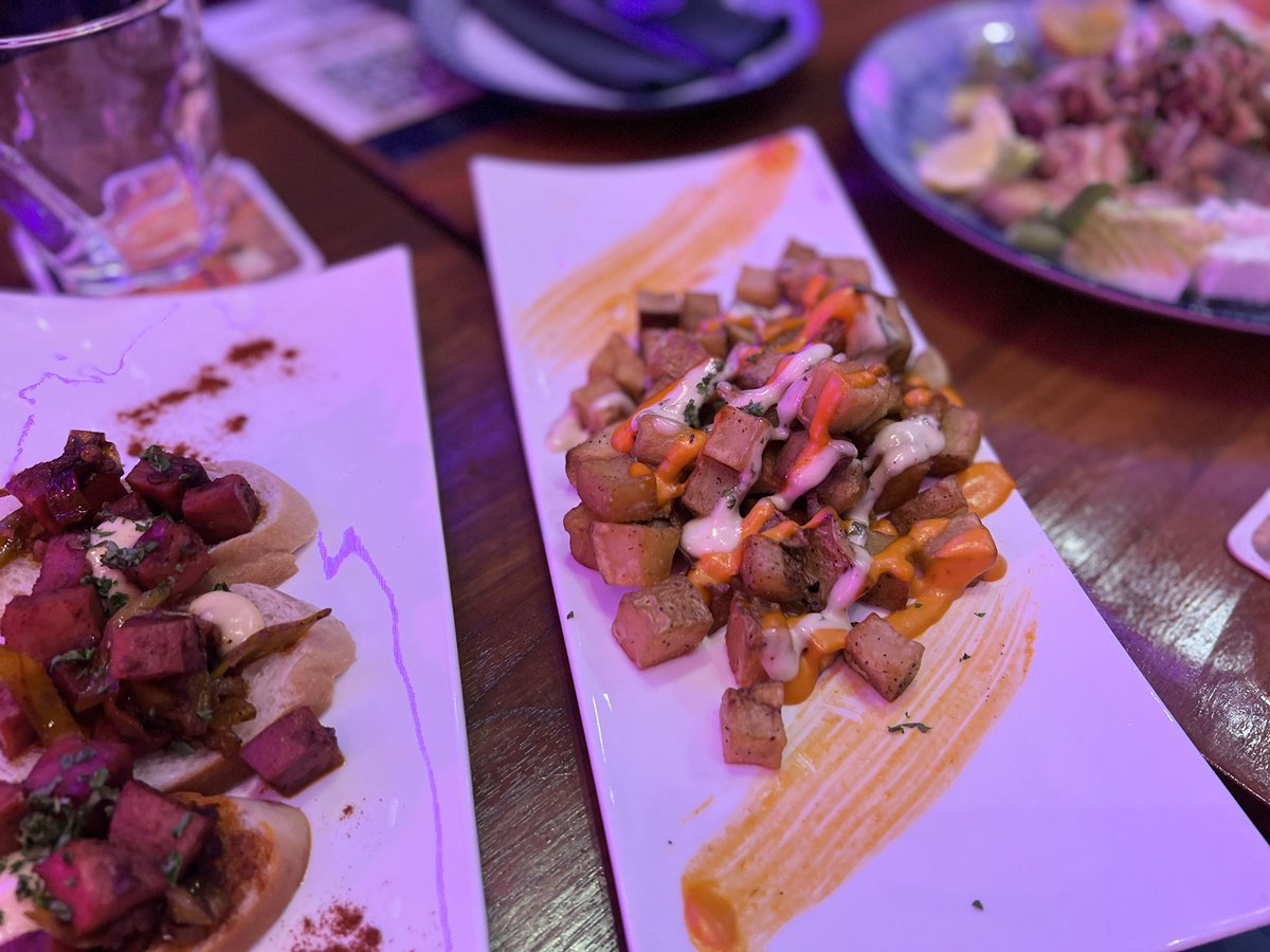 foodpandaPH's tweet photo. Good food = good mood! Ya know it. ๐ #pandaproClub #foodpandaPH
Here's a sneak peek at what we'll be feastin' on tonight! You can try these at 25% off with pandapro. ๐๐ป https://t.co/bcwIiskNtx #MatchAndDine https://t.co/v3Q3oj42j5