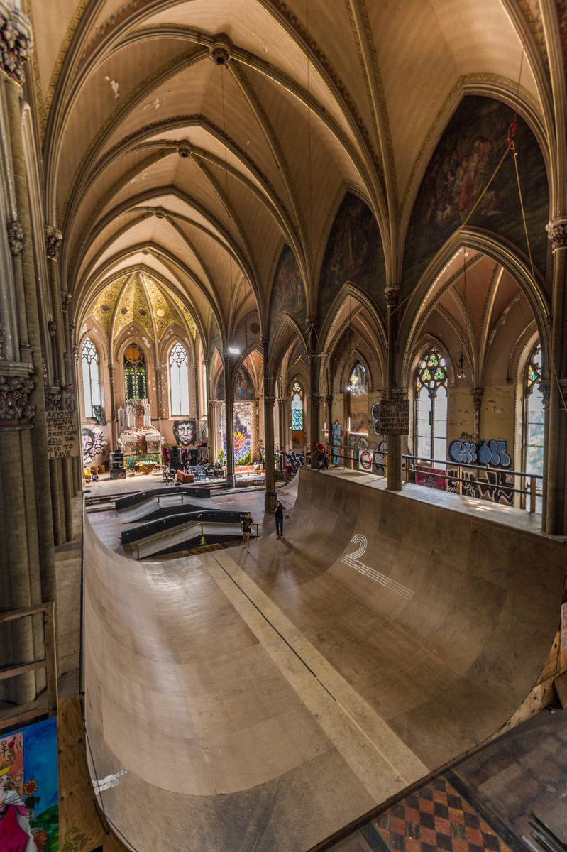 _FrejaAndersen_'s tweet photo. Abandoned church purchased by skaters and renovated into a dream park https://t.co/PP4xiuZPKC