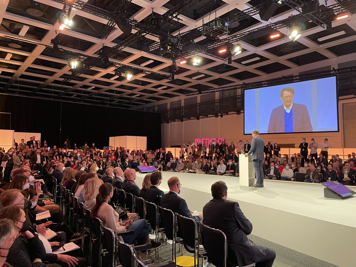 theGeisthardt's tweet photo. Viel Taktik, wenig Strategie - @Karl_Lauterbach will das noch dieses Jahr ändern. Freut mich persönlich ja sehr! @BMG_Bund #DMEA22 https://t.co/RSVZtLOdmQ