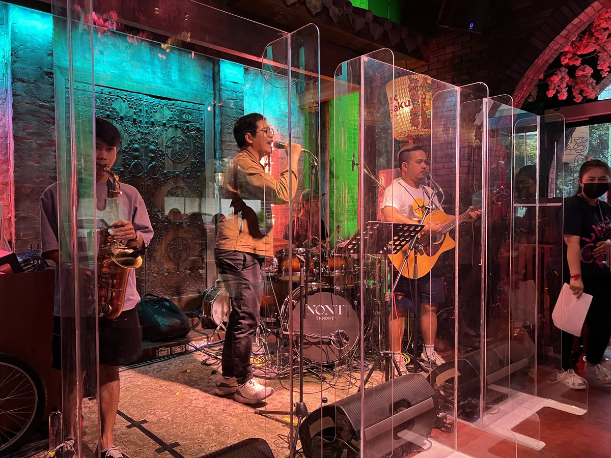 maysylvie's tweet image. จุดแข็ง : โต๊ะหน้า
จุดอ่อน : ที่กั้นอิหยังงงง 😂