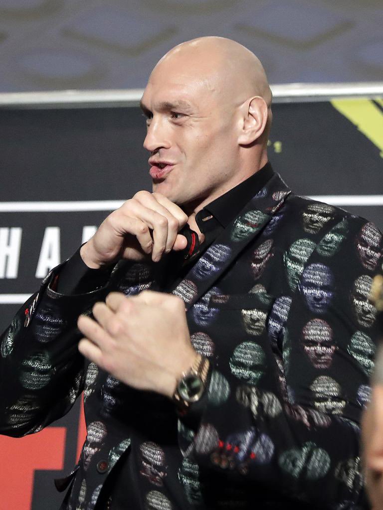 Claudio_Lugli's tweet photo. The Gypsy King Collection! 

Iconography immortalised by @Tyson_Fury 

🛒 https://t.co/bsz9v6DQrH https://t.co/7dPID60nL5