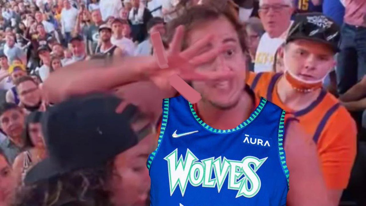 10kRenzTakes's tweet image. Top of the morning! 

Especially to the protesters. 

#WolvesBack  #Wolvesin6