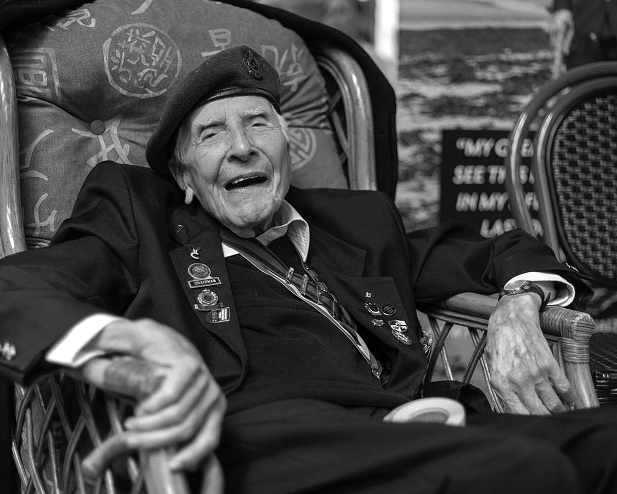 BritishArmy's tweet image. Today we are pausing to remember Harry Billinge MBE, one of the first British soldiers to reach Gold Beach during the Normandy landings in 1944. 

Read more: army.mod.uk/news-and-event…

#HarryBillinge
