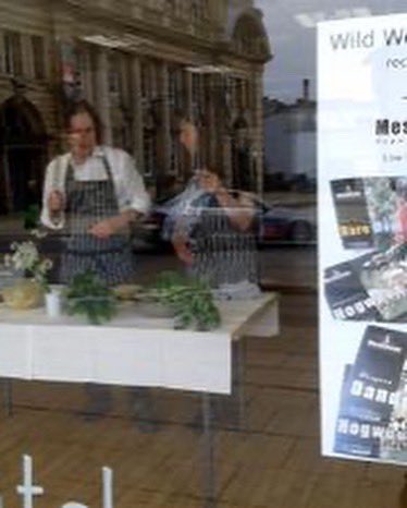 ArtBomb_UK's tweet photo. SATURDAY 30th APRIL!
Join us for the Wild Weed Kitchen event being run by Monika Dutta, Jake Harries, Sacha Gray and Janet Wallace!
Read more on our website and join us this weekend! π
https://t.co/y5YI0BS2uu
#doncasterarts #artbomb #hallgate #creativedoncaster https://t.co/1mpdUWIhVX