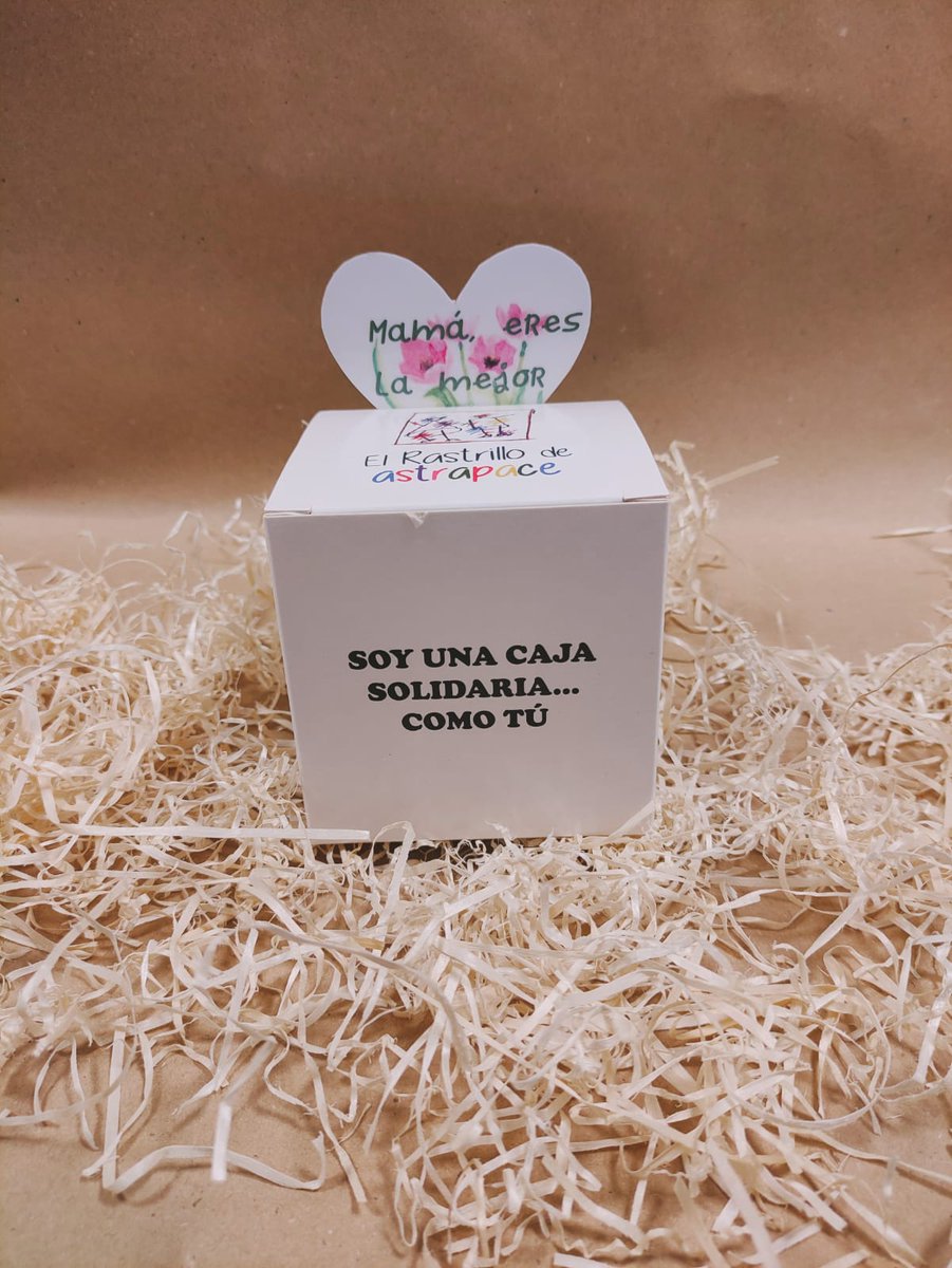 Usuarios del centro de día de Astrapace elaboran detalles solidarios para el día de la madre.

Contacto de lunes a viernes de 9:30 a 17:00 horas en el 600477192 o a través del email: astrapaceproductos@gmail.com