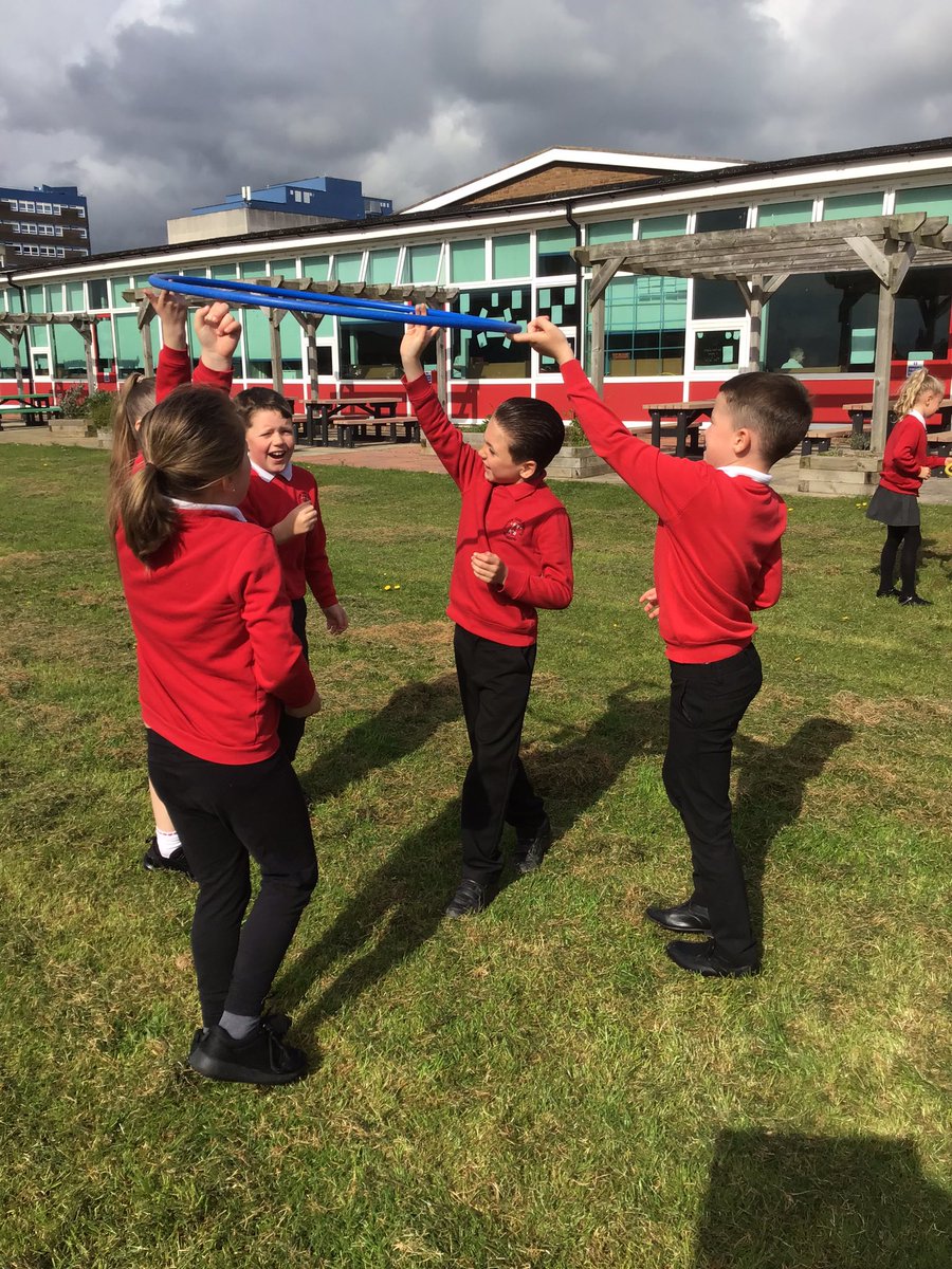 HGPAMrsPavey's tweet photo. Different challenges that need teamwork to make them work, some were really hard! We worked as a team beautifully and decided listening to each other is so important.👍 https://t.co/6Y2AZtmzAf