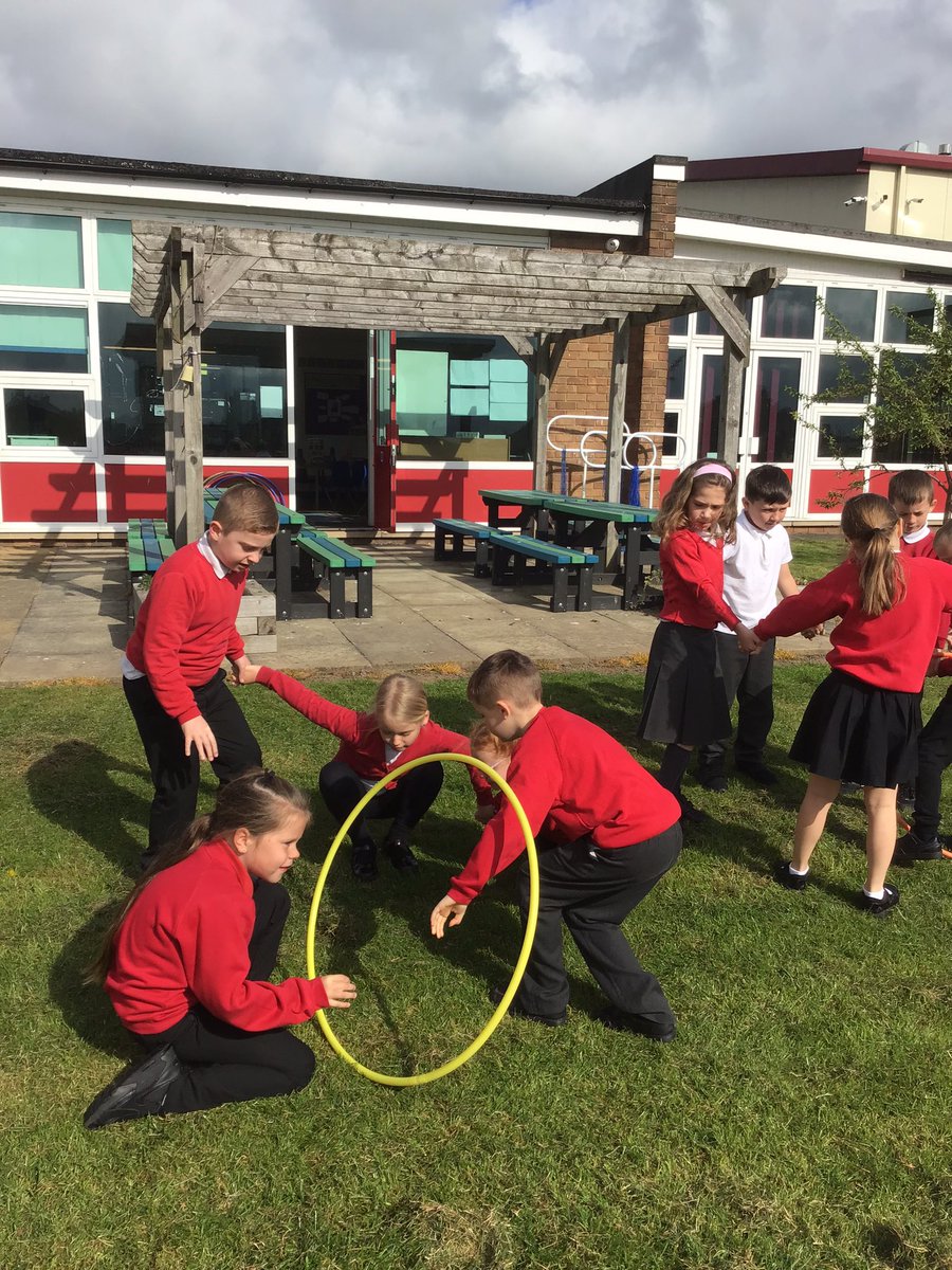 HGPAMrsPavey's tweet photo. Different challenges that need teamwork to make them work, some were really hard! We worked as a team beautifully and decided listening to each other is so important.👍 https://t.co/6Y2AZtmzAf