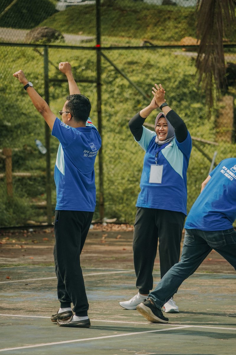 mainoutdoor's tweet photo. #SobatMain, kita mau kasih lihat nih keseruan produk baru kita main learning melakukan team building bersama Orientasi Pengurus DPD Partai Demokrat DKI Jakarta Periode 2022 - 2027.

#MainOutdoor
#HappinessIsHere
#KerjaJanganGangguMain
#MainLearning
#Demokrat
#DPDDemokrat https://t.co/Keg6kvhJBz