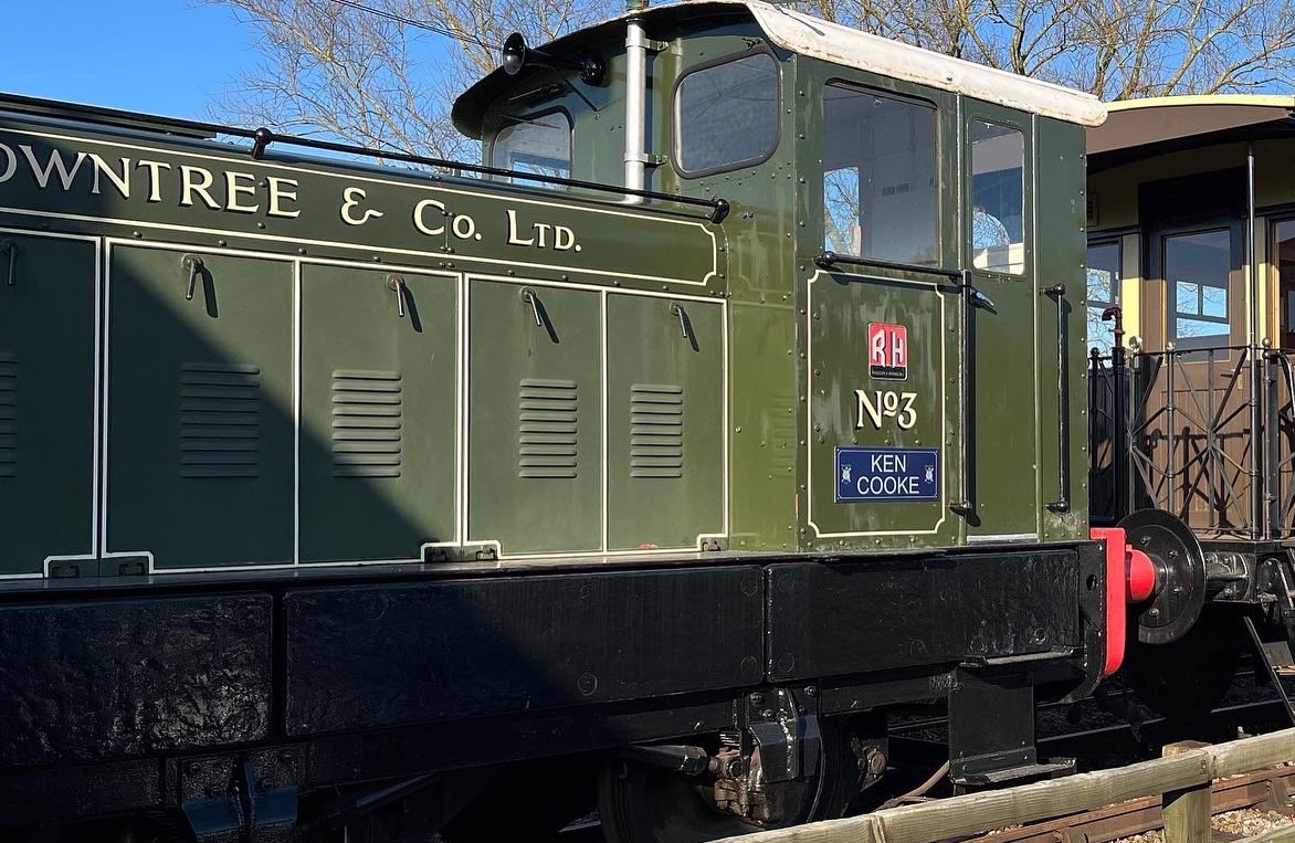 DVLR_Murton's tweet photo. Rostered locos for this weekend at the DVLR - R&amp;H 88DS Rowntree No.3 &amp; BR Class 08 08528. Trains every 30mins from 11:00-16:00 Sat 30th, Sun 1st &amp; Mon 2nd. Lots to do around Murton Park too! 🚂😊 #dvlr #murtonpark #heritagerailway https://t.co/w5eqIWBSMr