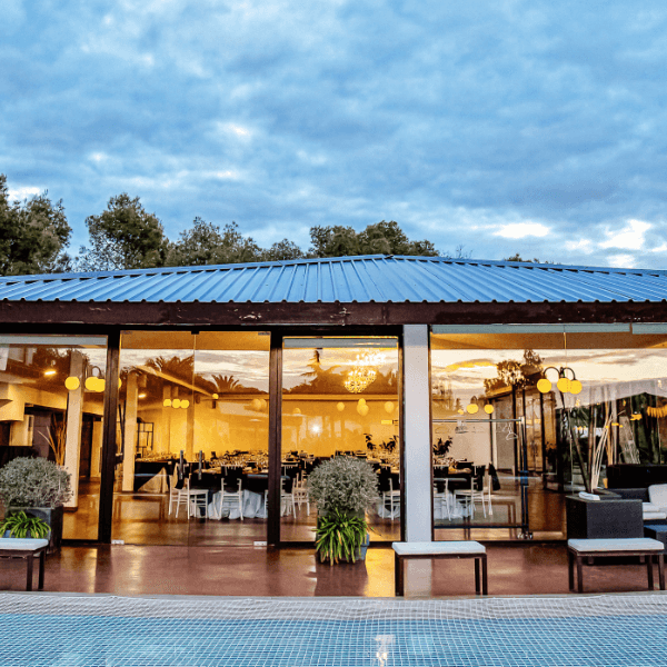 InBodas's tweet photo. Finca Buenos Aires. Su gran salón acristalado cuenta con una elegante decoración y una gran luminosidad.
#cubasdelasagra #bodasmadrid #fincasparabodas
https://t.co/2WI8zUD59p https://t.co/zngynbp7Ym