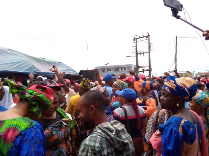 IfedolapoOsun's tweet photo. Everything is set in Iwo land to receive the campaign train of Senator Nurudeen Jackson Ademola Adeleke @IsiakaAdeleke1
Imole Dé, Okunkun Parada 💡
#Imole #Adeleke2022 https://t.co/w0GSmO0qWN