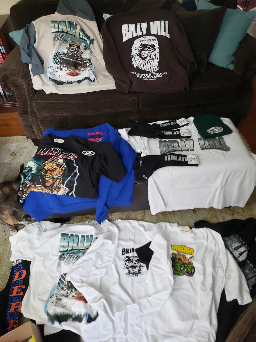 closetodeath666's tweet photo. When u win a raffle for a hyped streetwear brand and they send you around $1700 - $2000 USD worth of clothing for free 
(resale value according to grailed) https://t.co/vP7vVTldA2