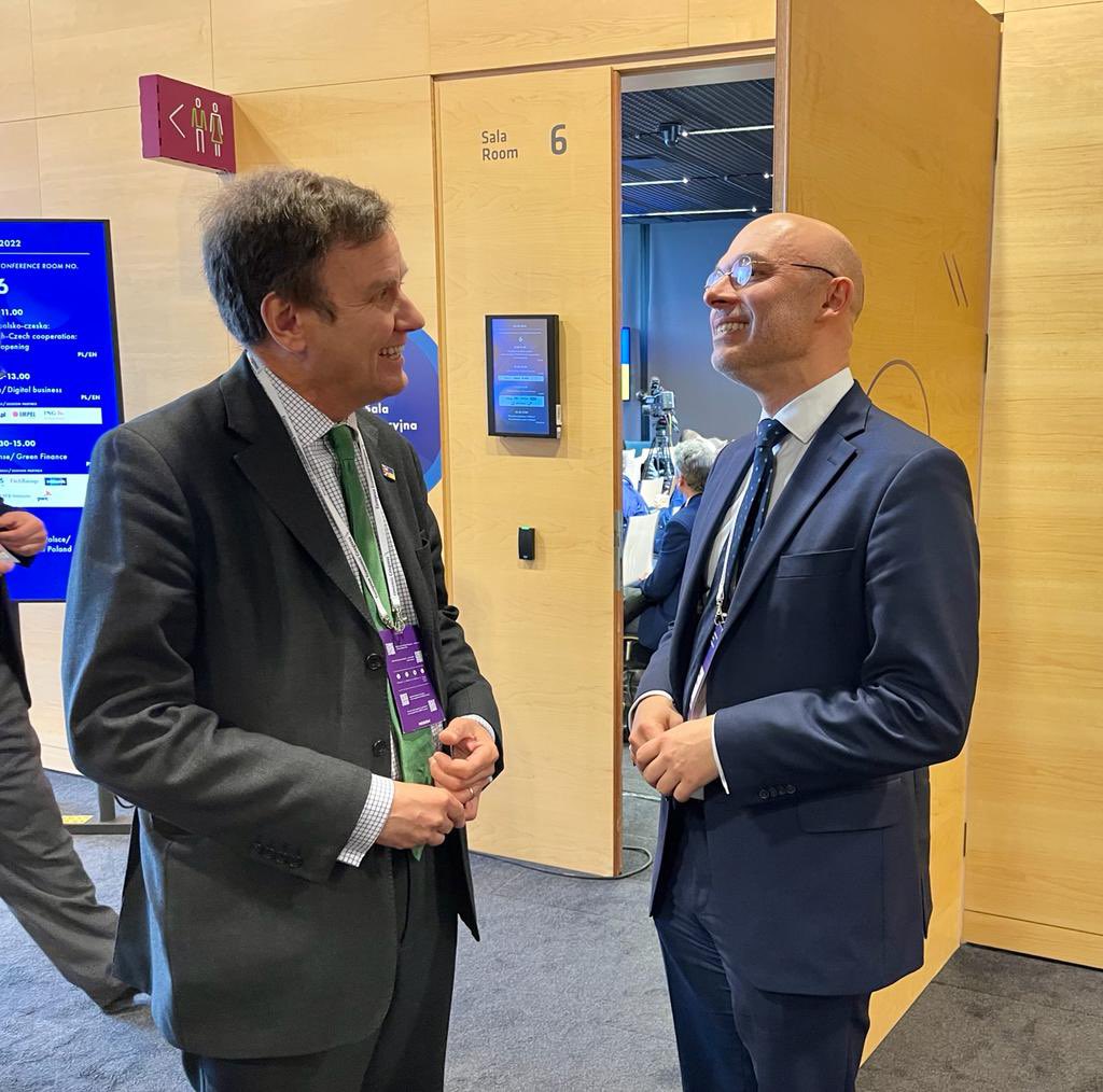 GregHands's tweet image. Final call in Katowice is to meet Polish 🇵🇱 Chair of #COP24, @KurtykaMichal, which took place in this very city in 2018. 

Good catch up on progress on global climate goals and how (generally) Putin’s invasion of 🇺🇦 is driving more appetite for energy-secure renewables 💨 🌞 🌊