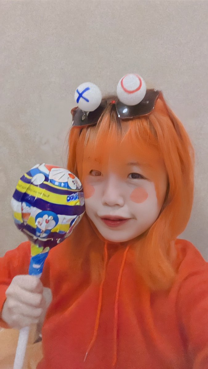 Shimal2i_eth's tweet photo. @LonelyPopNFT  I’m very shy for the art 😂. Just dyed my hair to orange tester for the competition. Love lonelypop🧡

#LonelyPopFanArt https://t.co/rzZVASbt8M