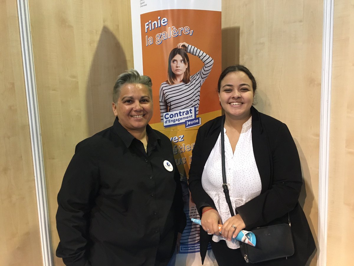 "Ma conseillère m'a parlé du salon, j'ai participé au sein de l'agence à un atelier de préparation à un entretien. Dès mon 1er rdv ce matin, j'ai décroché un CDD de 6 mois !" Sarah, accompagnée par Cécile, agence Pôle emploi Carré Gabriel dans le cadre du Contrat Engagement Jeune