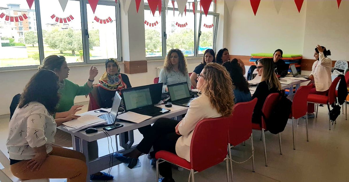 eTwinningAydin's tweet photo. ✅ İncirliova ilçemizde, İl koordinatörümüz Birsen Karamanlı ile ilçe temsilcimiz Sevilay Ulubeli tarafından 'eTwinning Kalite Etiketi Başvuru Süreci' eğitimi gerçekleştirilmiştir.

🏆Öğretmenlerimize kalite etiketi sürecinde başarılar dileriz.👏🏻

#HerŞeyAydınİçin🇹🇷🇪🇺

@ValiAKSOY https://t.co/u4jZClgkBs