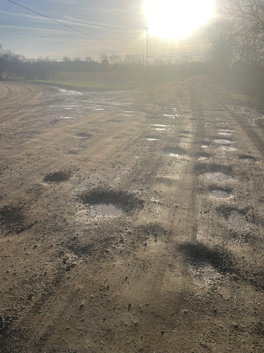 GolfMulberry's tweet photo. Welcome to Oakland county where living requires air travel once the second richest county in 🇺🇸 now looking like a third world country @oaklandroads Noble road in Oxford is utterly impassable for one car let alone two… going on 5 weeks of neglect #embarrassing https://t.co/W82VAje0vc