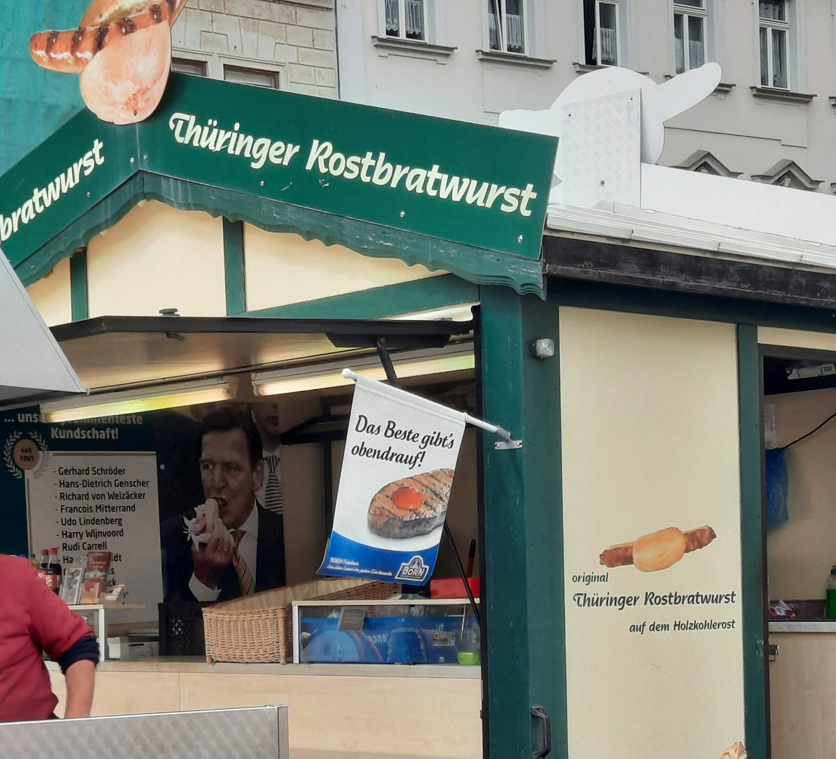 AxRxAxM1's tweet photo. Stell dir vor, du hast eine Bratwurstbude und wirbst mit Gerhard Schröder. https://t.co/eiz6x2kX0k