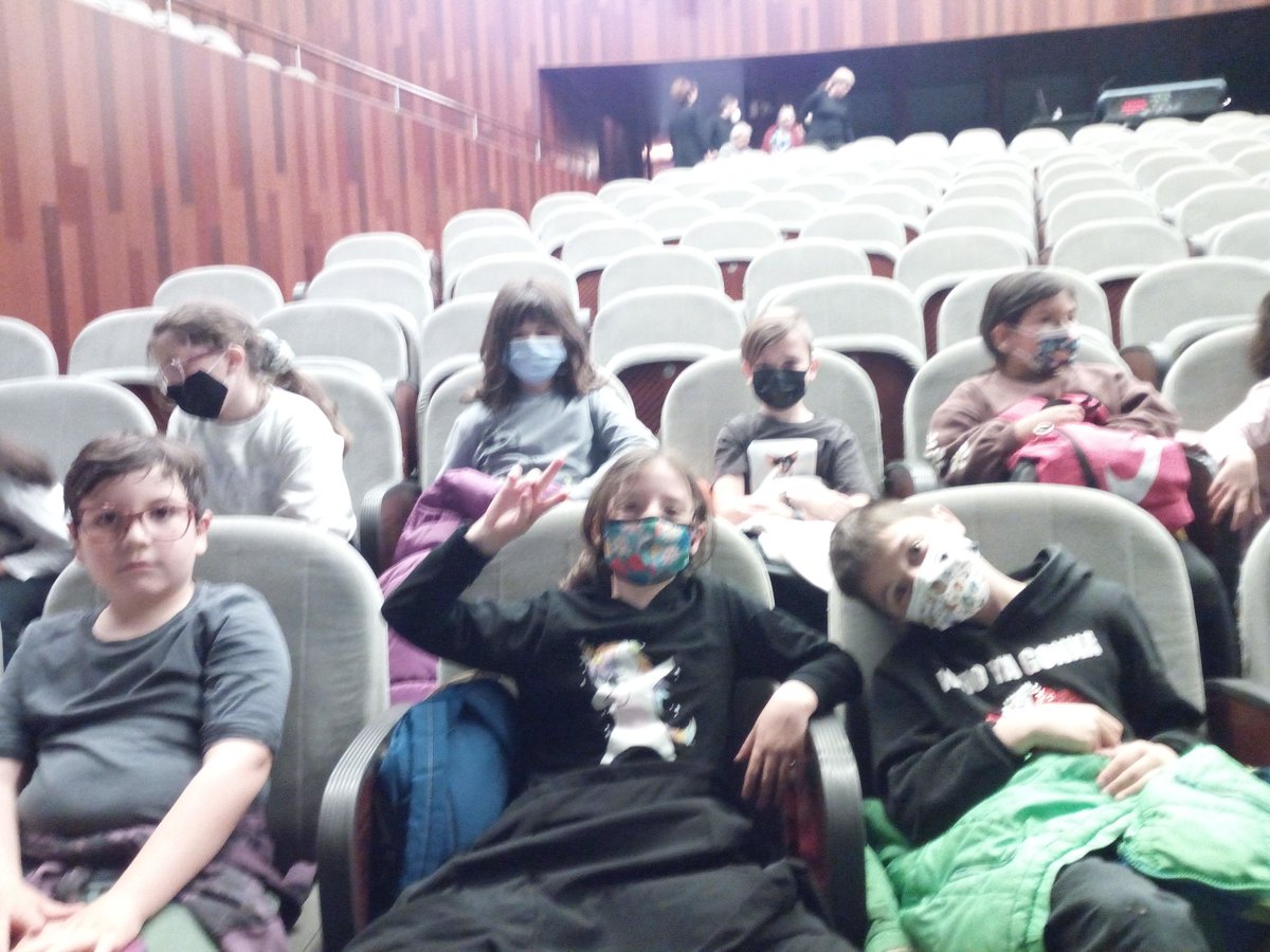 esperancamdc's tweet photo. @escolamdcprat @esperancamdc Preparats I amb moltes ganes d'escoltar a Händel! https://t.co/td0wtyNaH6