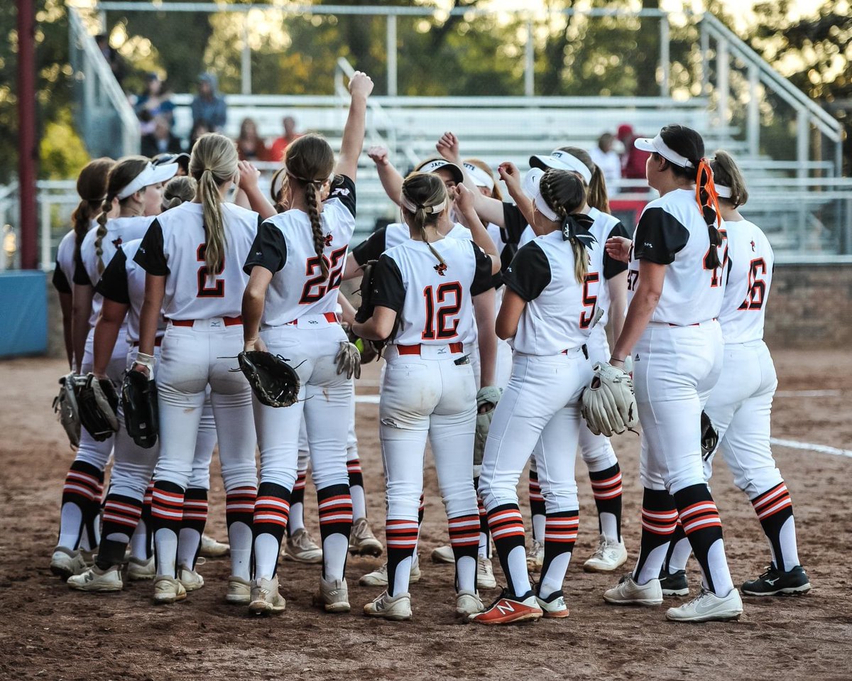 We celebrate our 9 seniors today at home against New Albany. Come out and show your appreciation to these amazing student athletes. Ceremony will start around 5:15 and first pitch will be delivered around 5:30.