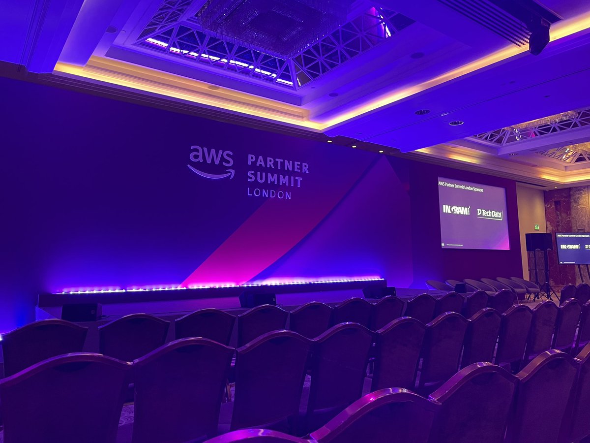 Charlotte (Pucknell) Bailey tweet media