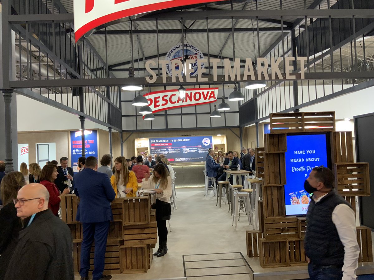 PescanovaCorp's tweet photo. Nos estrenamos en la @SeafoodExpo_GL en Barcelona 🙌, en el stand 3F601, con nuestras innovaciones “Recetas Presto” en Francia, “I Cook” de Grecia, las “Pastas Del Mar” en España y USA, los bigotudos #Rodolfos en nuevos formatos y mucho más… Todo delicious, avisamos 😋😜 https://t.co/9EczaaB9zo