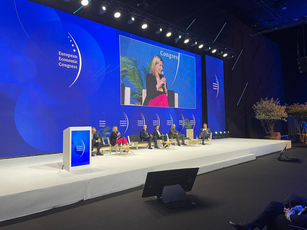 Trwa <a href="/EECKatowice/">EEC Katowice, Poland</a> W panelu o marketingowi przyszłości, wystąpił między innymi <a href="/PiotrPietka/">Piotr Pietka</a>, CEO Publicis Groupe Polska, Ukraine &amp; Baltics, który mówił min. o budowaniu wartości marek, z wykorzystaniem strategicznie zaplanowanych procesów analitycznych #EKG2022 #EEC2022