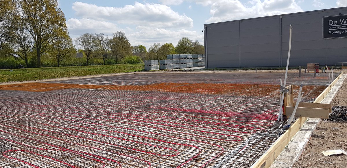 bv_shb's tweet photo. Nieuwbouw Groene Dijk te Assen 625 m2  klaar voor Beton stort ... https://t.co/bskY3SGhCa