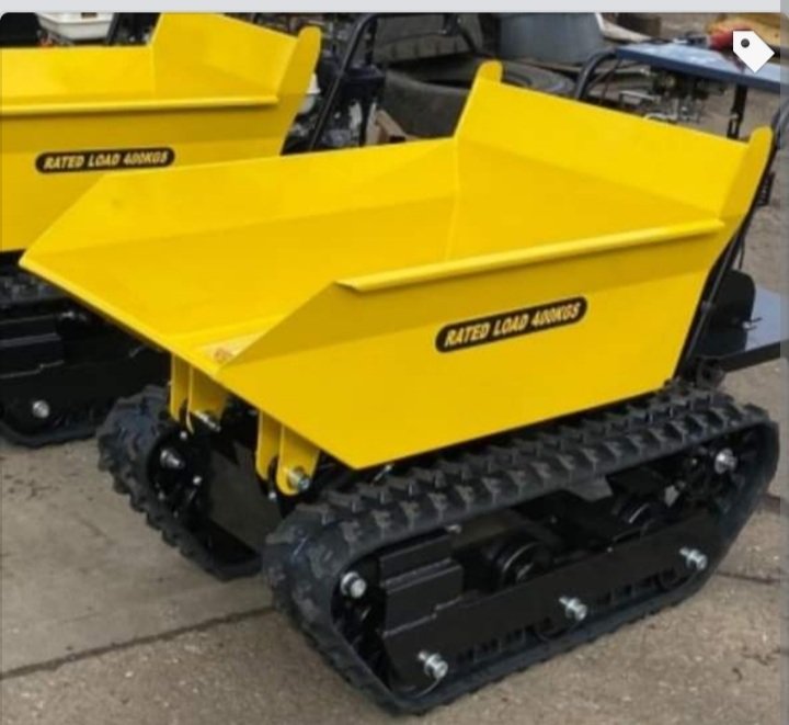 That's our track barrow modified, resprayed and sign written 😍 😍 #Nottingham #Landscaping #Creatingyourperfectspace Facebook.com/gandjlandscapes gandjlandscapes.co.uk