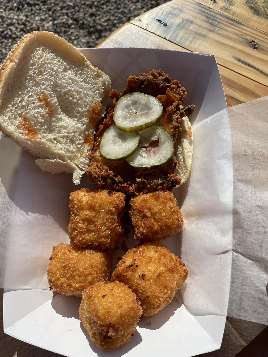 CTFoodieVenture's tweet photo. More from 
📍The GastroPark West Hartford, CT 
#Crispy #Chicken #Sandwich #Truffle #Bites https://t.co/jX9oZYfckg