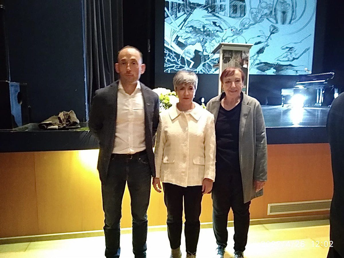 Gernika, Elorrio, Otxandio, Durango, … faxistak gure nortasuna eta duintasuna suntsitzen saiatu ziren.
 
Etorkizunari aurre egiteko, iragana ezagutu behar dugu. Horregatik, 85 urteren ostean, gaur #Gernika85-era etorri gara.
 
Oroimena, Justizia eta Erreparazioa.
 
#GarenaEginez