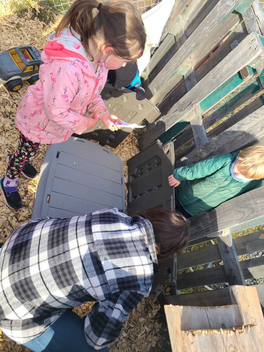 We were gifted a new storage container for our outside toys!  Thanks to Paige and her family for their generosity we now have a safe, dry place to store our toys 😁 <a href="/HRCE_NS/">Halifax Regional Centre for Education</a> #nspreprimary <a href="/Oldfield_Osprey/">Oldfield Elementary</a>  <a href="/MsCourteny/">Ms. Courteny</a>