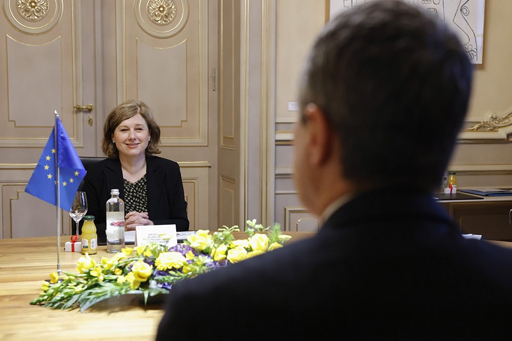 Věra Jourová tweet media