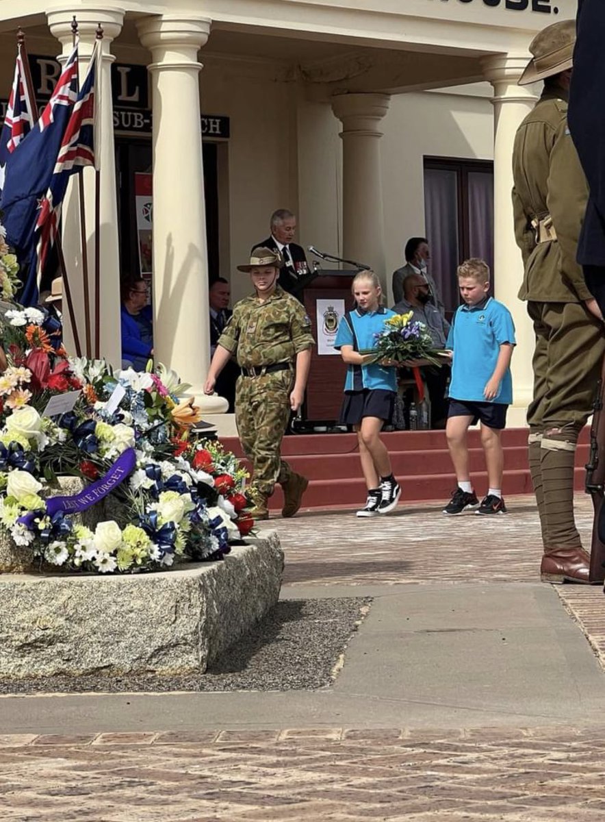 Thanks to Will and Sydnee for representing Wandina Primary School at the ANZAC Day service in Geraldton.  They did us proud!! #AnzacDay2022