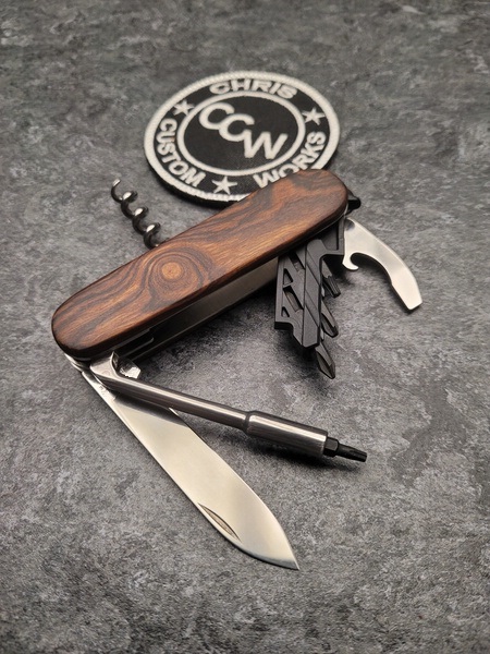 ChrisCustomWork's tweet photo. SAK-Mod: Desert-Iron Cybertool XS => https://t.co/oMMggcXSdi #CustomSAK https://t.co/9QDBocWC80