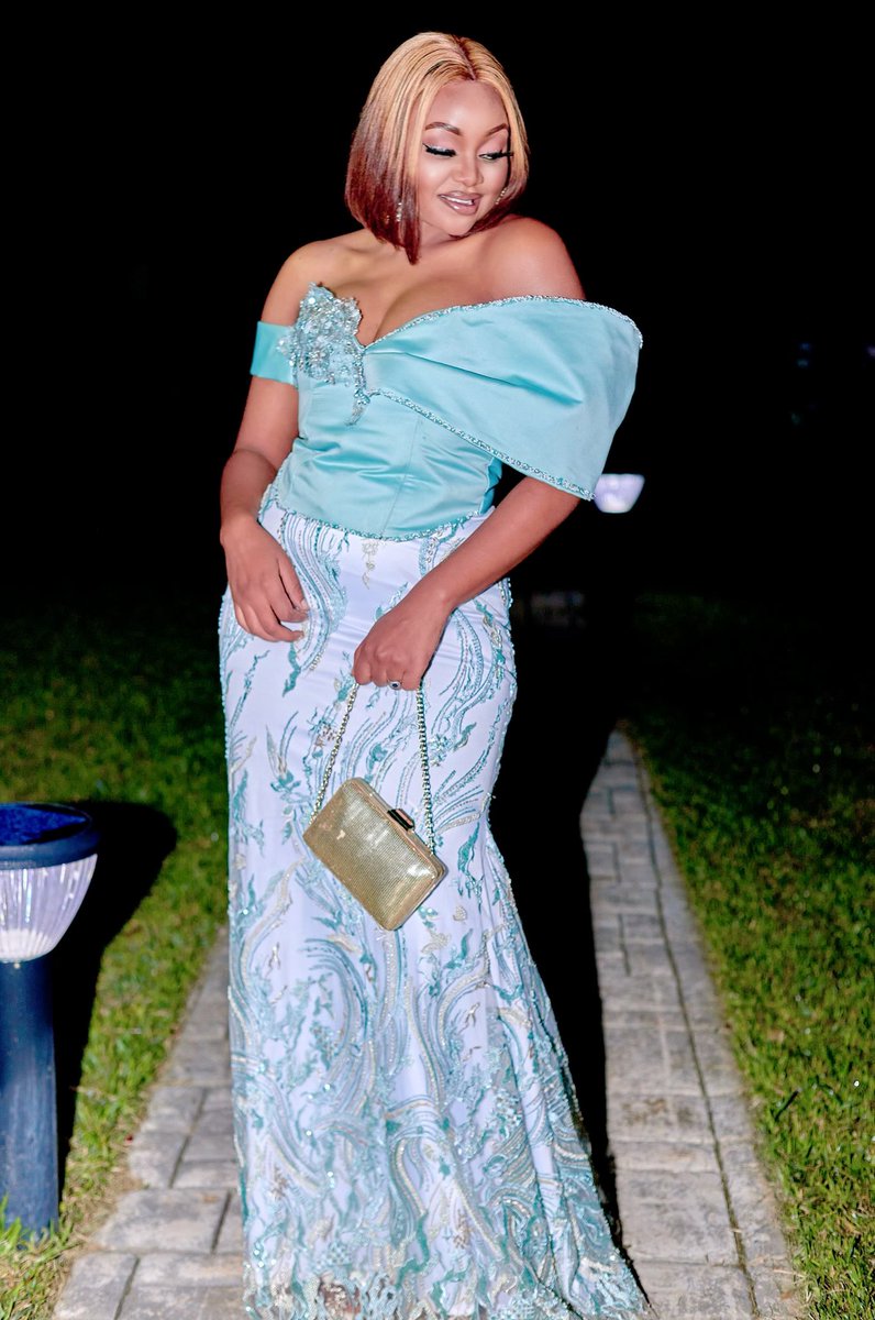 FranciarMusic's tweet photo. How I showed up at the “Step into your power Summit”🥰  dressed by House of Vo 🥰 https://t.co/qxB1hm98pH