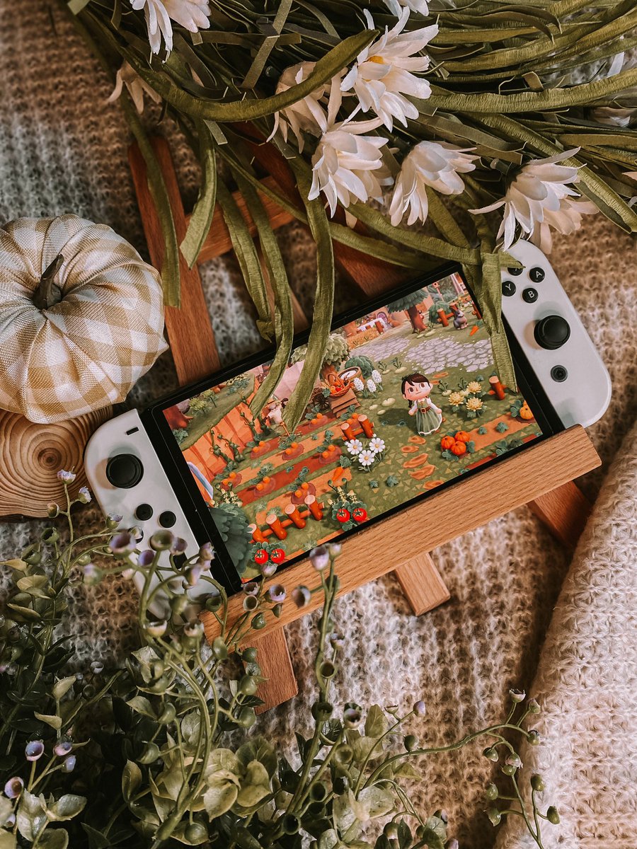 itisfel's tweet photo. Enjoying a walk around the garden🍃 #AnimalCrossing #ACNH https://t.co/IH6t0cA6z3