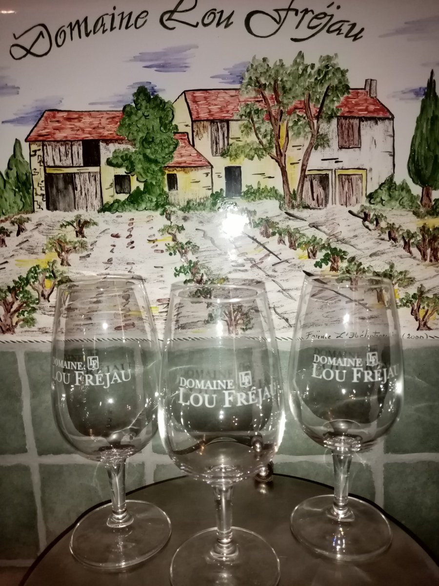 LOUFREJAU's tweet photo. La place des Vignerons vous espère nombreux Samedi 28 Mai pour sa journée "Portes Ouvertes"!🤩 Expo de matériels, visite de cave, dégustation...Entrée 5€ muni de votre "outil de travail"🍷
Restauration Landaise🍽️ sur réservation 
06.23.86.78.43/04.90.34.83.00/loufrejau@gmail.com https://t.co/jjuyk1RbVA
