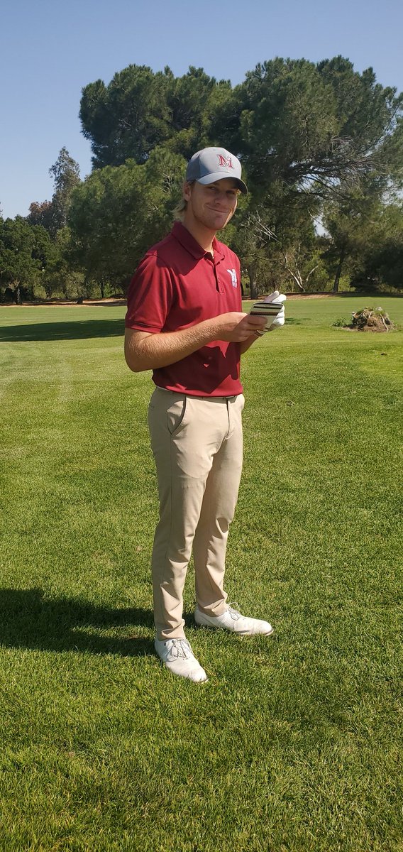 greg_osbourne's tweet photo. Ethan Thomas leads the Mt SAC Men's Golf Team with two great rounds of 69, 67, eight under par, in the OEC Championship. The Mounties qualified to compete as a team, in the Southern California Regionals. https://t.co/k5eOYYjYog